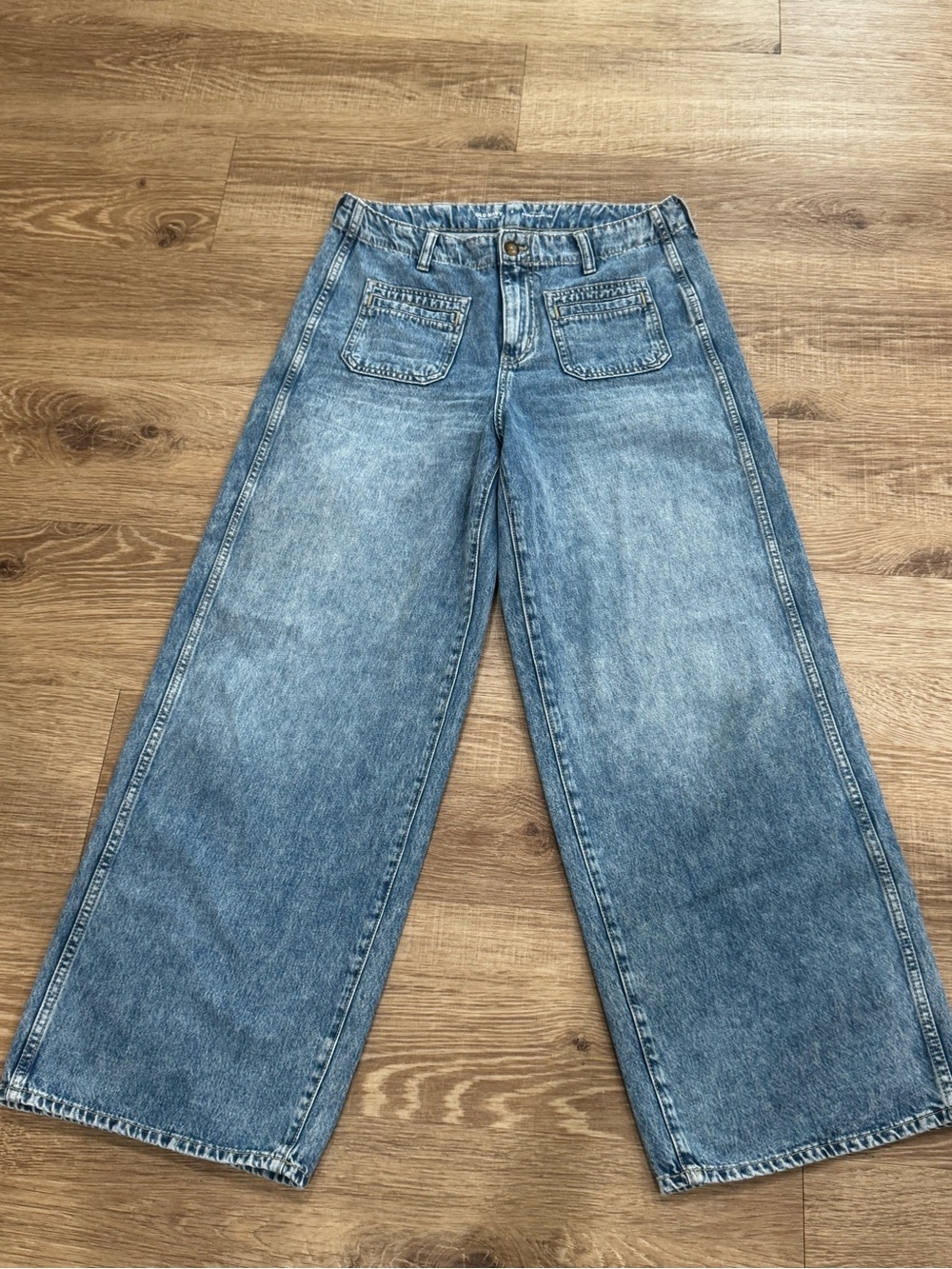 Old Navy High Rise Baggy Wide Leg Jeans Drapey Denim Medium Wash Size 8 - Picture 2 of 7